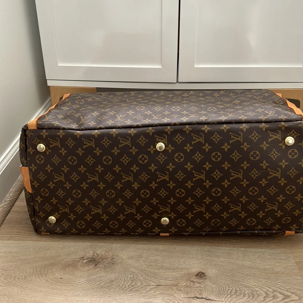 Vintage Louis Vuitton Travel Bag - Picture 8 of 13